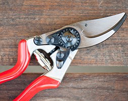 Felco classic left handed secateurs (model no 9)