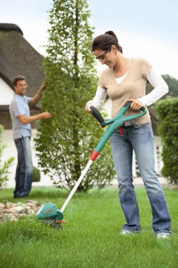 Bosch 23cm cordless grass trimmer and edger li-ion
