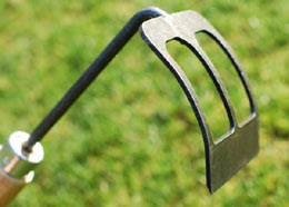 De Wit small hoe rake with drop grip handle