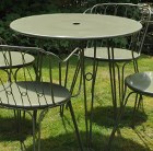 Versailles steel dining table - lichen green