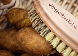 Vegetable brush