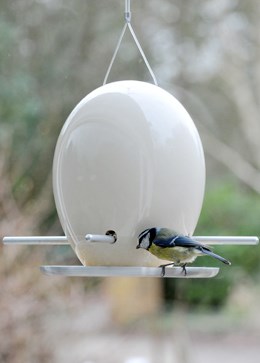 Ceramic egg seed feeder