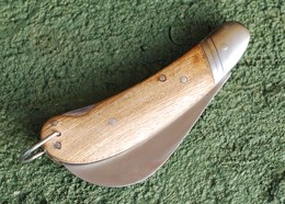 Traditional stainless steel pruning knife