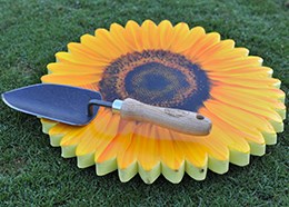 Sunflower kneeler