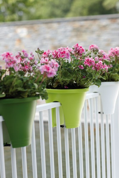 Round railing pots Round railing pots