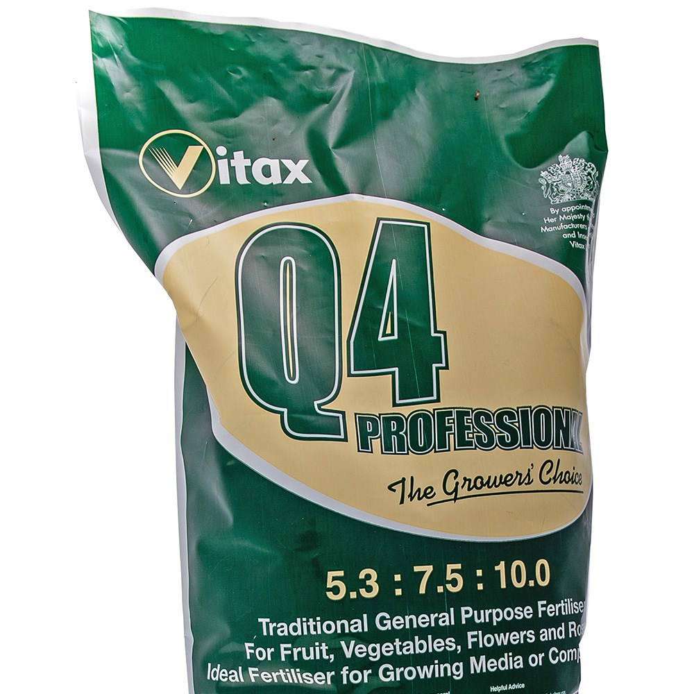 Vitax Q4 fertiliser (original powdered formulation)
