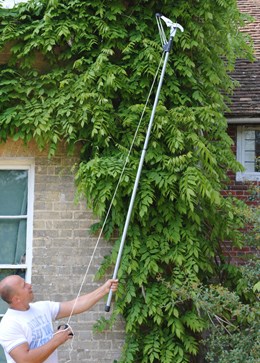 Fiskars telescopic tree pruner