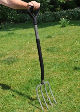 Fiskars lightweight digging fork