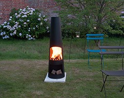 Contemporary steel chiminea circo black