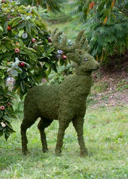 Deer garden sculpture