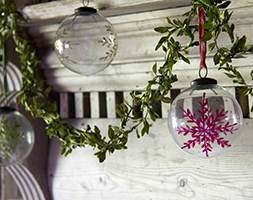 Snowflake glass baubles