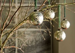 Datia etched baubles