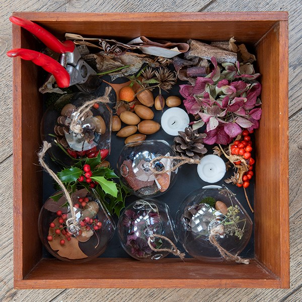 Large bauble tealight holder