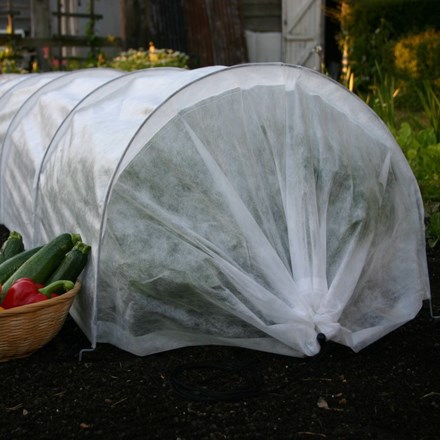 Giant easy fleece tunnel