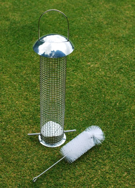 Heavy duty nut feeder