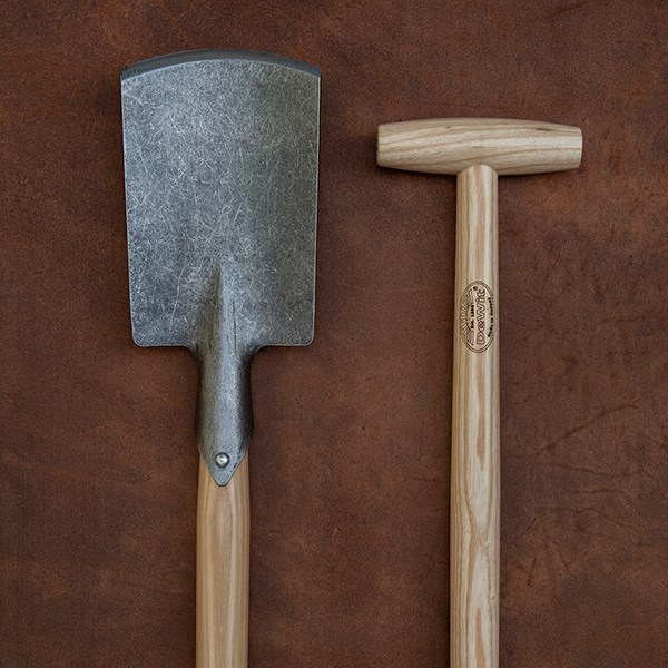 DeWit hand spade