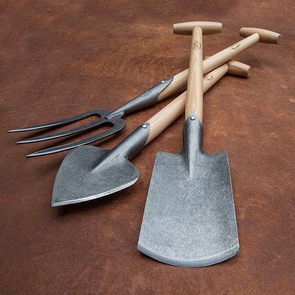 DeWit hand spade