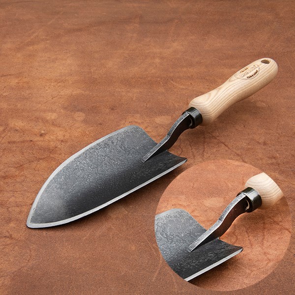 DeWit professional planting trowel