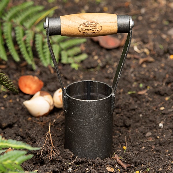 DeWit hand bulb planter
