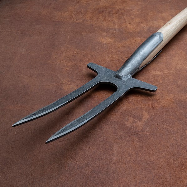 DeWit two-pronged weeder / rose fork