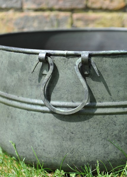 Verdigris plant bowl/drink bucket