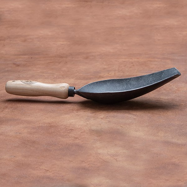 DeWit solid compost scoop