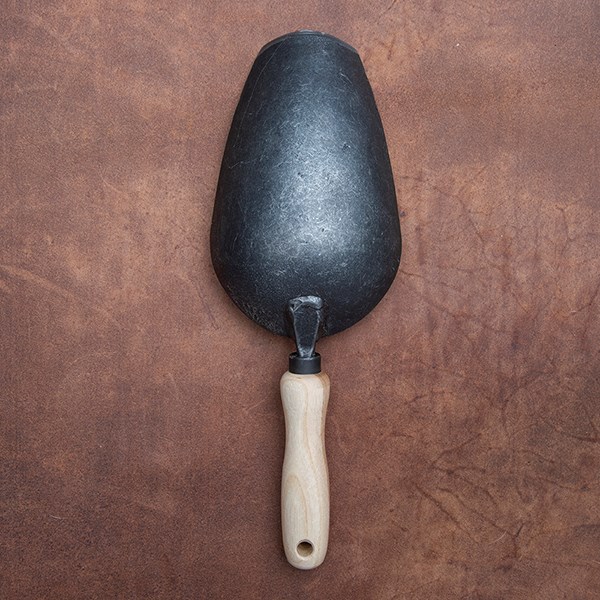DeWit solid compost scoop