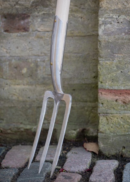 Sneeboer digging fork