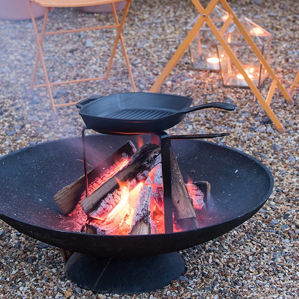 Open fire cooking tripod