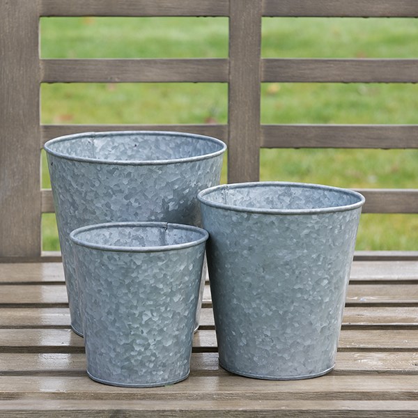 Single galvanised metal pot