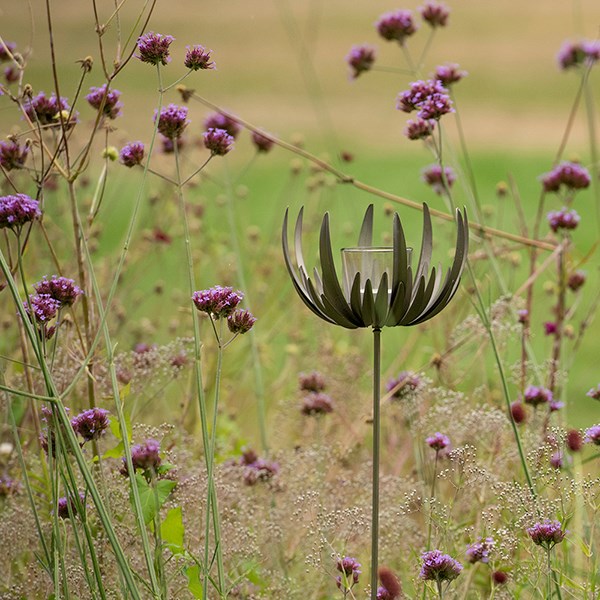 Flower stake tealight holder