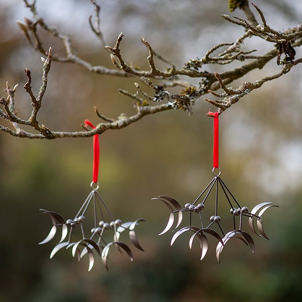 Hanging mistletoe - antique pewter