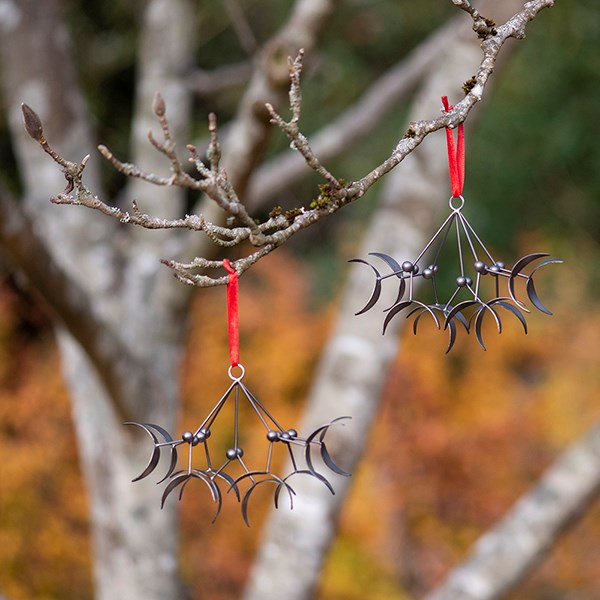 Hanging mistletoe - antique pewter