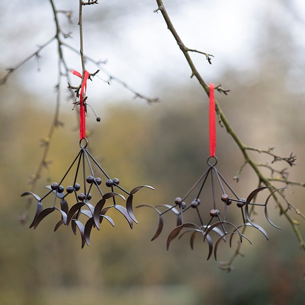 Hanging mistletoe - antique bronze