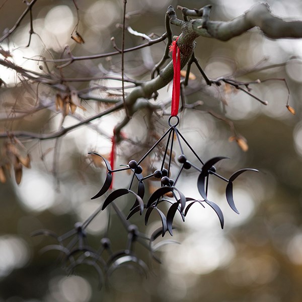 Hanging mistletoe - antique bronze