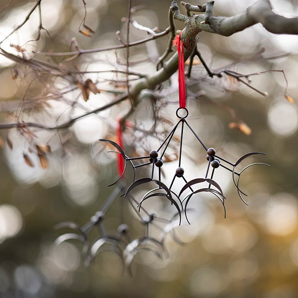 Hanging mistletoe - antique bronze