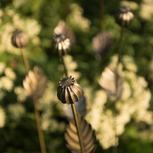 Poppy seed head stake - large seed head
