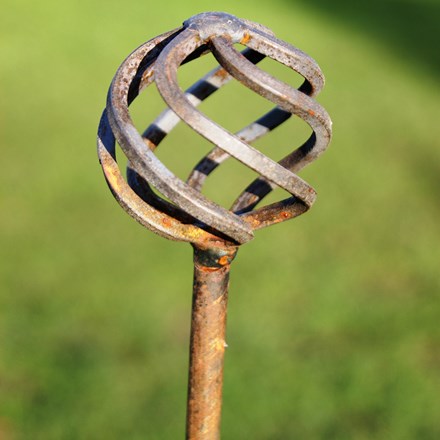Metal plant pins