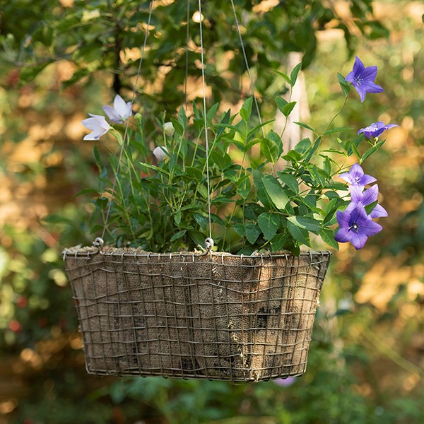 Rectangular net hanging basket