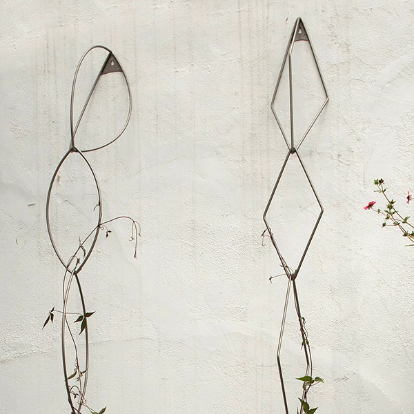 Wall chain climber support