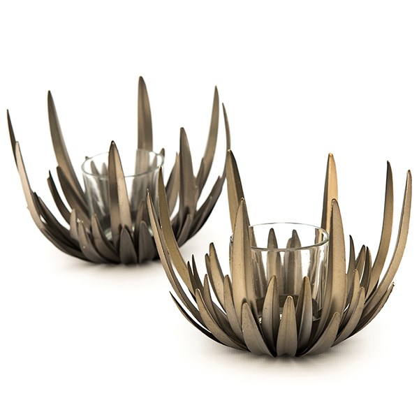 Flower tealight holder