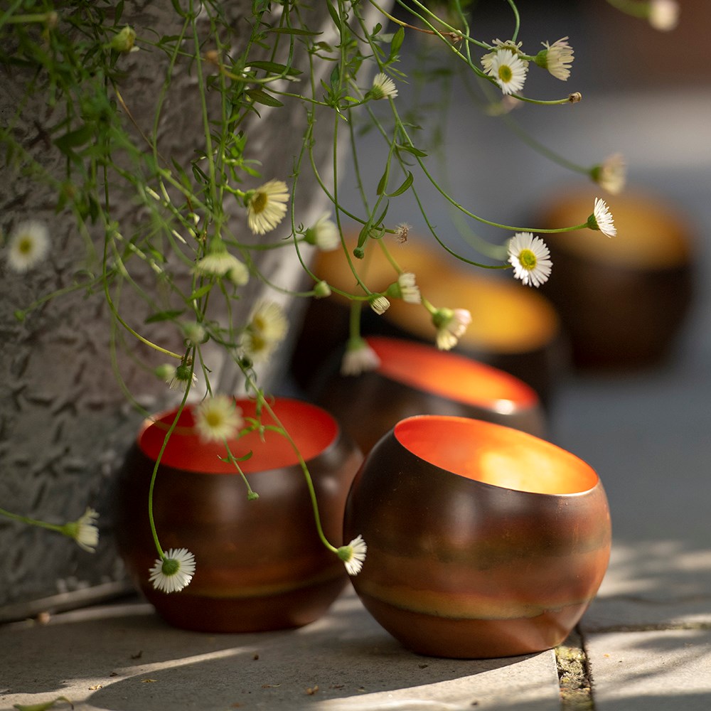 Sphere tealight holder