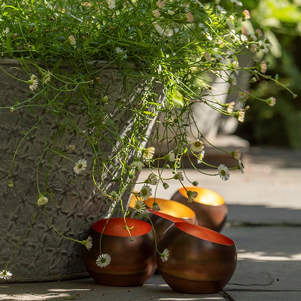 Sphere tealight holder