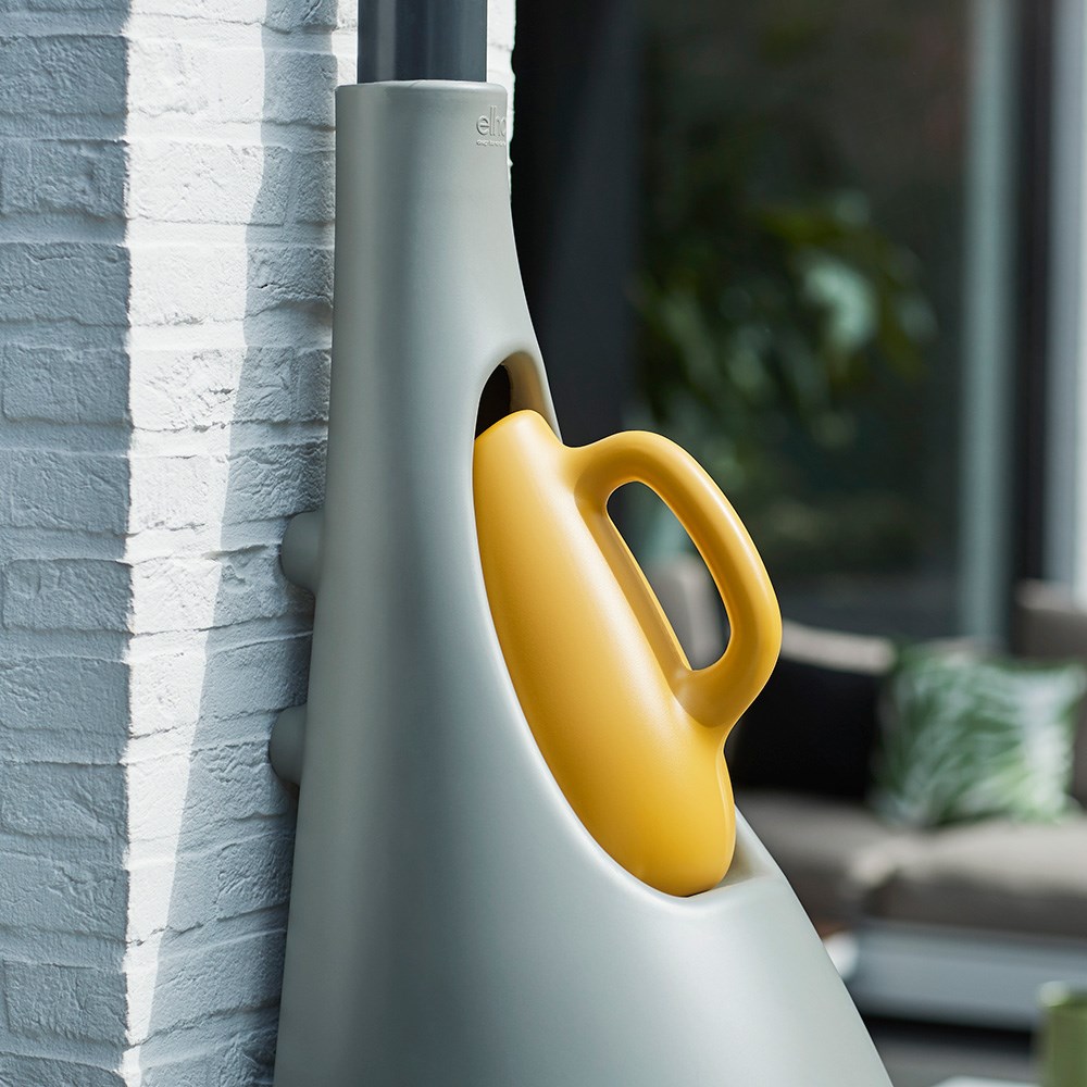 Wall-mounted pure raindrop water butt