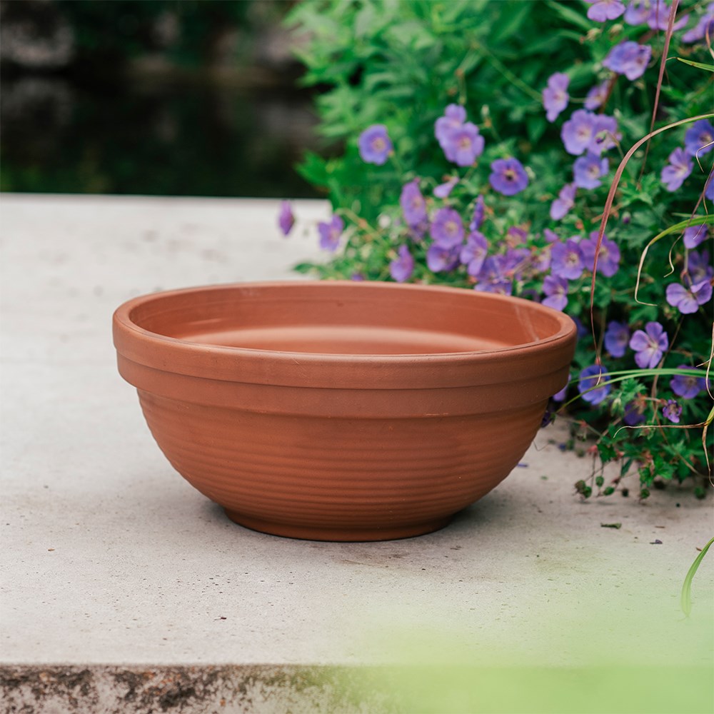 Ribbed Italian terracotta bowl