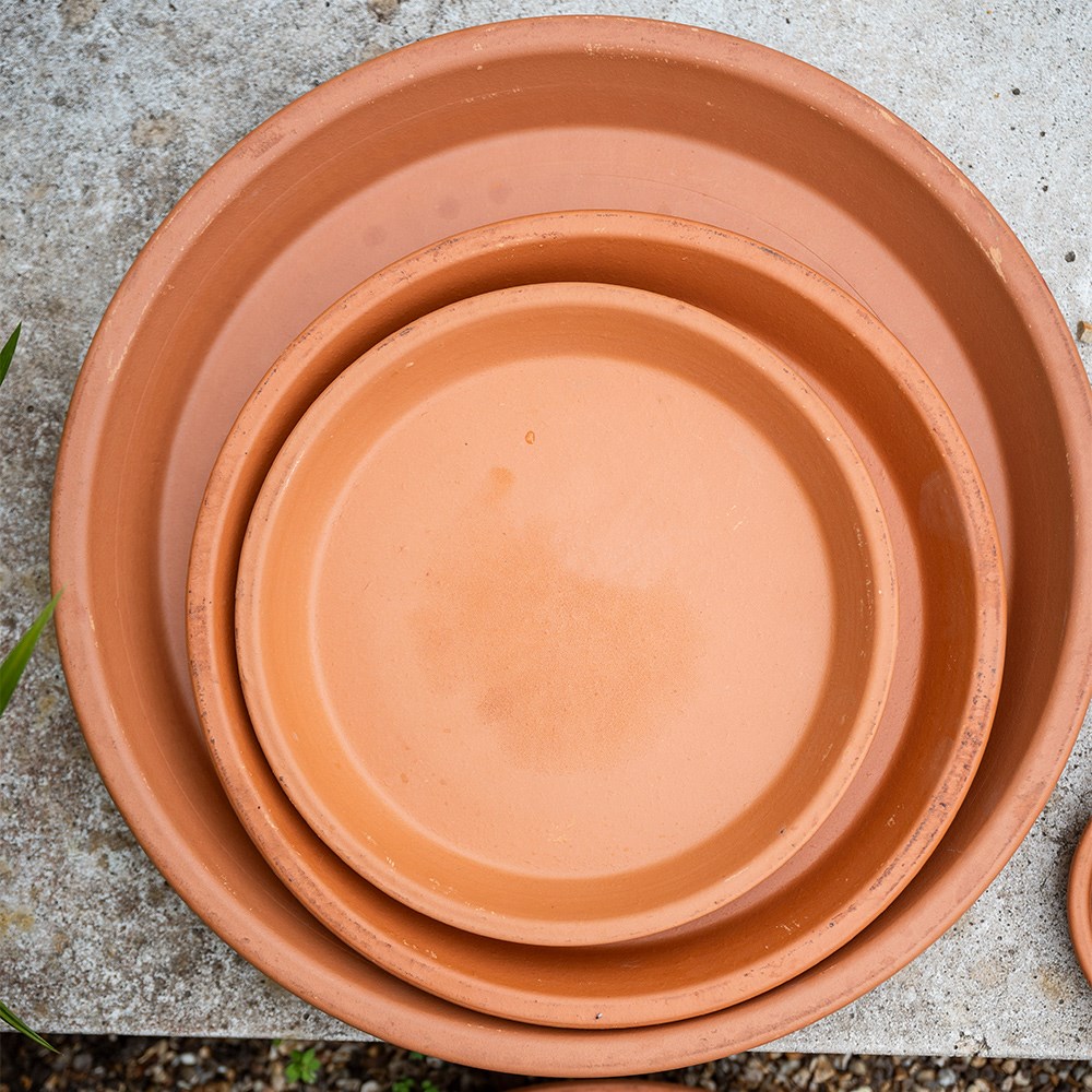 Water-resistant Italian terracotta saucer