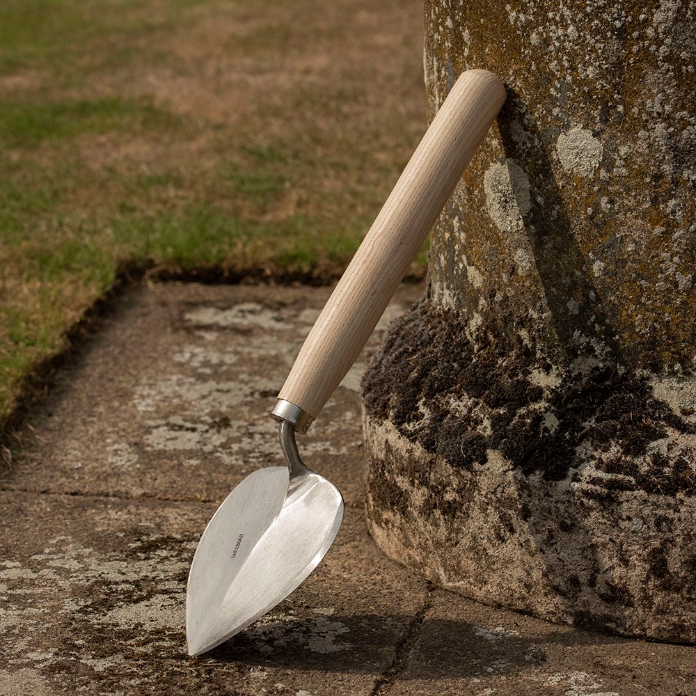 Sneeboer long handled planting trowel old Dutch style