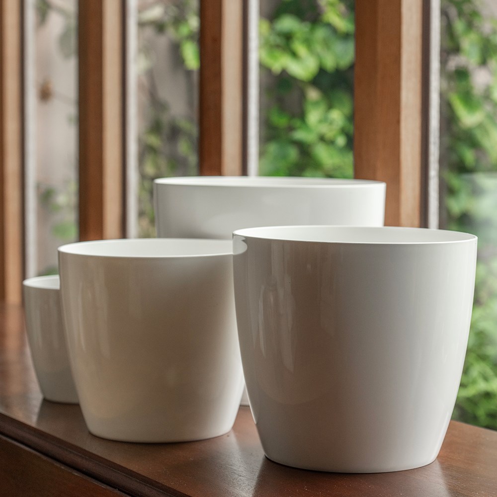 Round gloss plant pot - white