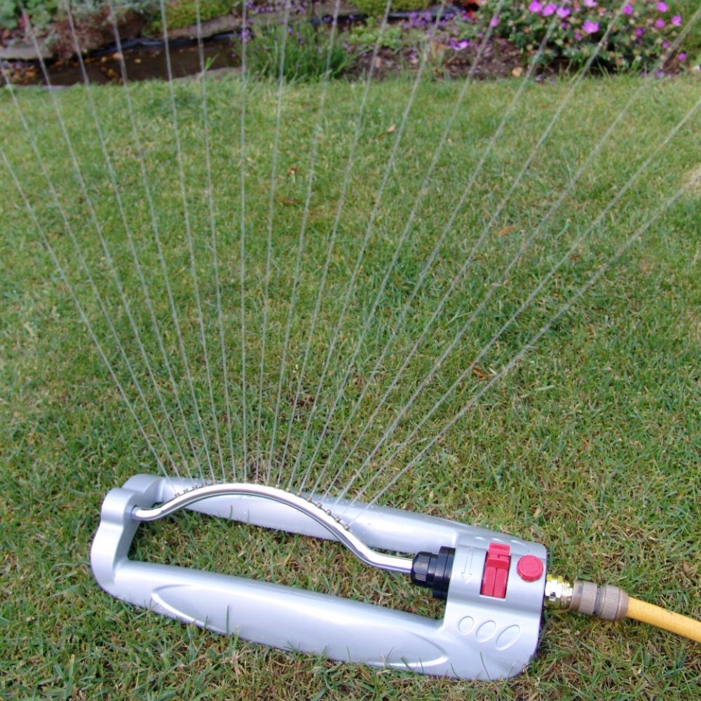 Metal oscillating sprinkler