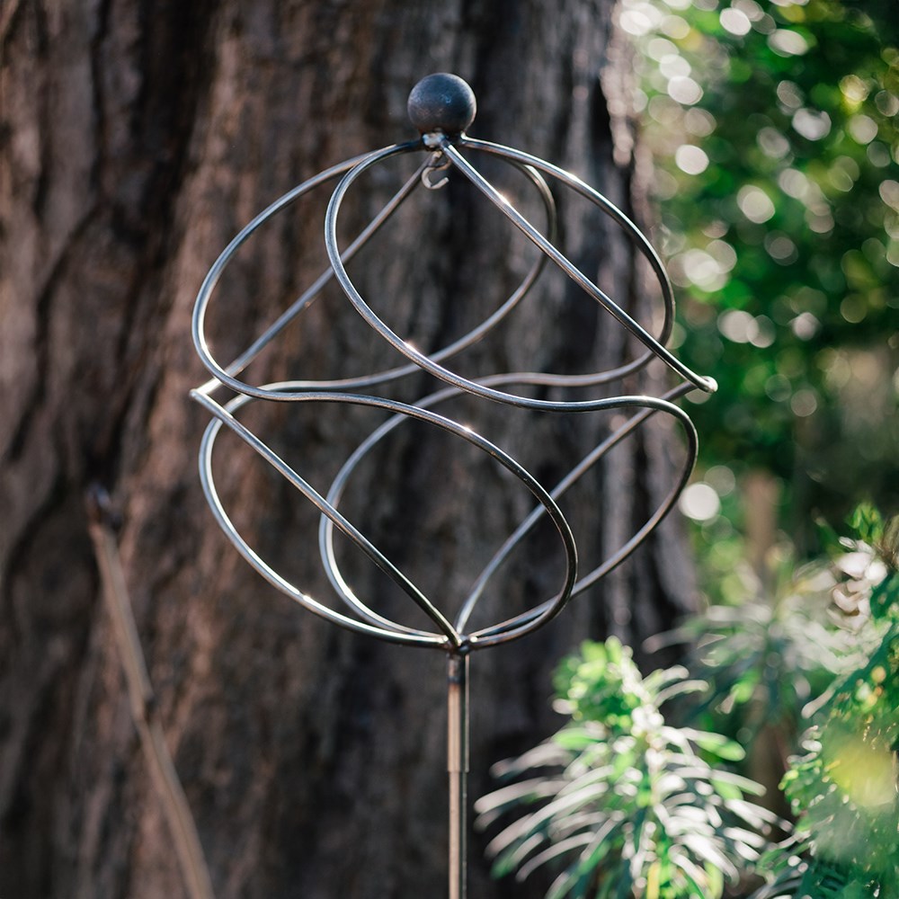 Tangle ball on 4ft stem